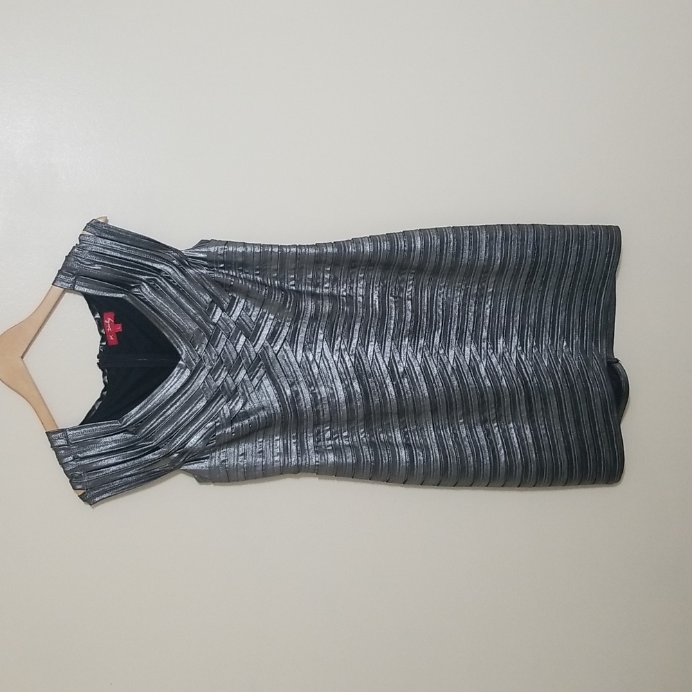 Derhy Silver Sleeveless Layered Pleats, Formal Dress - Size Large